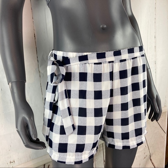 Blue and white gingham print shorts with tie - Picture 3 of 7
